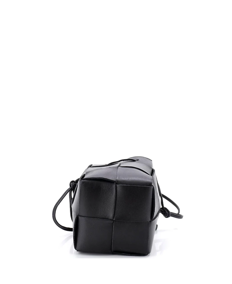 Pre-Owned Bottega Veneta Mini Cassette Bucket Bag Maxi Intrecciato Leather