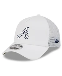New Era Men's White Atlanta Braves 2026 Batting Practice Apex 9FORTY Adjustable Trucker Hat