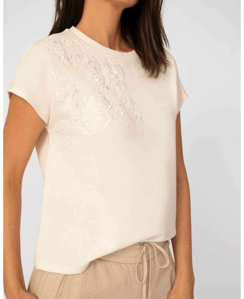 Cable & Gauge Women's Flower Applique Tee