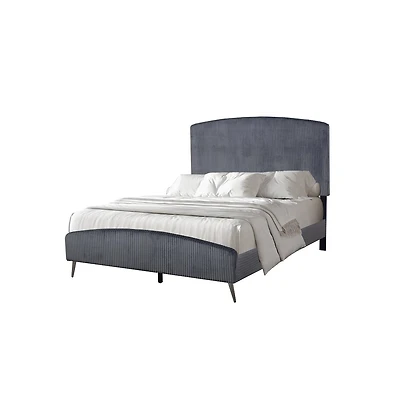 New Classic Furniture Kailani Wood Queen Bed