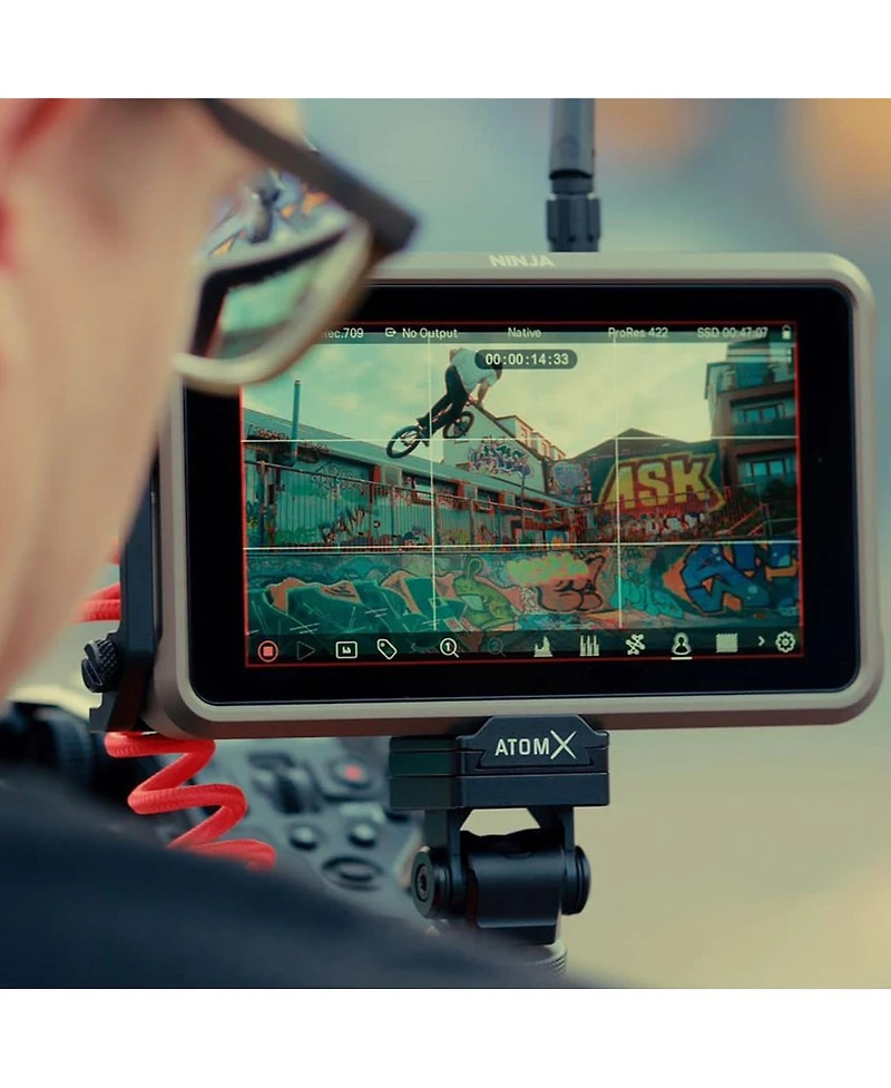 Atomos All New Ninja V 5.2" 8K Hdmi H.265 Raw Recording Monitor - Bundle with 2X Green Extreme Np-F550 Battery Packs, Dual Smart Charger, Video