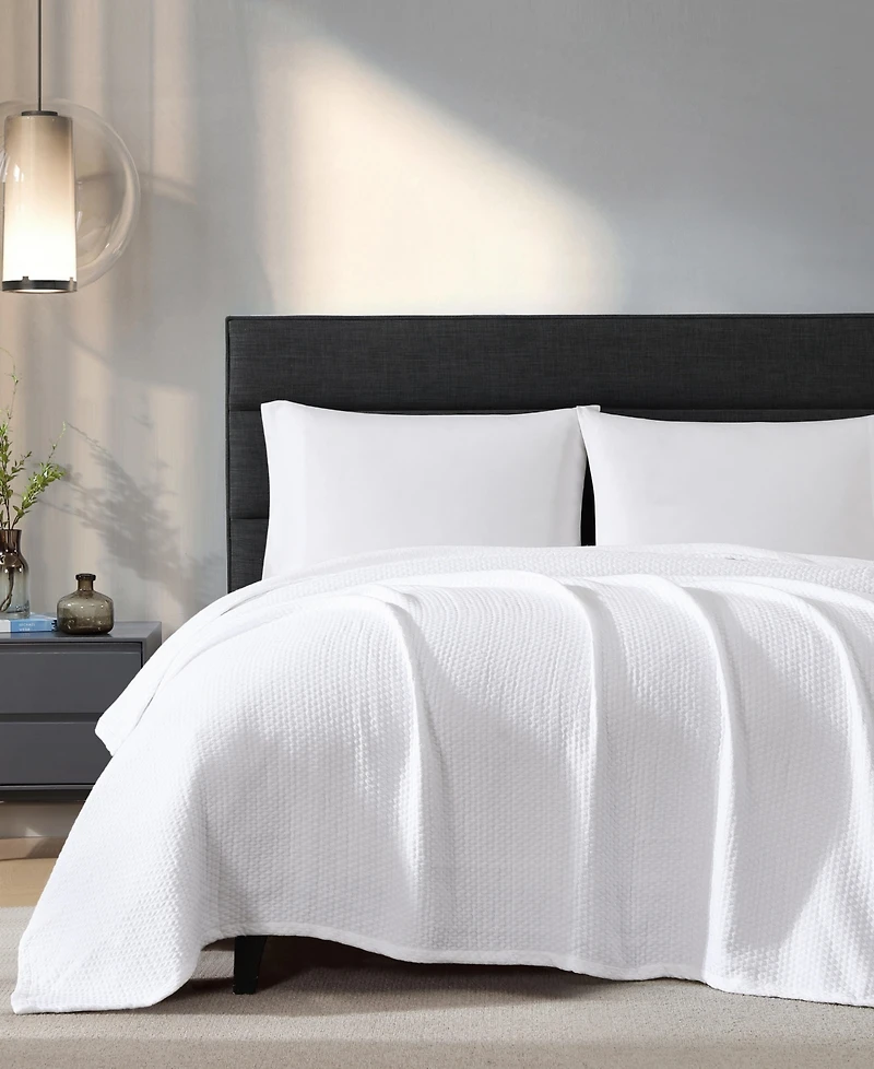Vera Wang Solid Matelesse Cotton Blanket