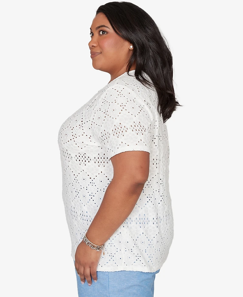 Alfred Dunner Plus Vintage Charm Solid Eyelet Split Beaded Neck T-Shirt