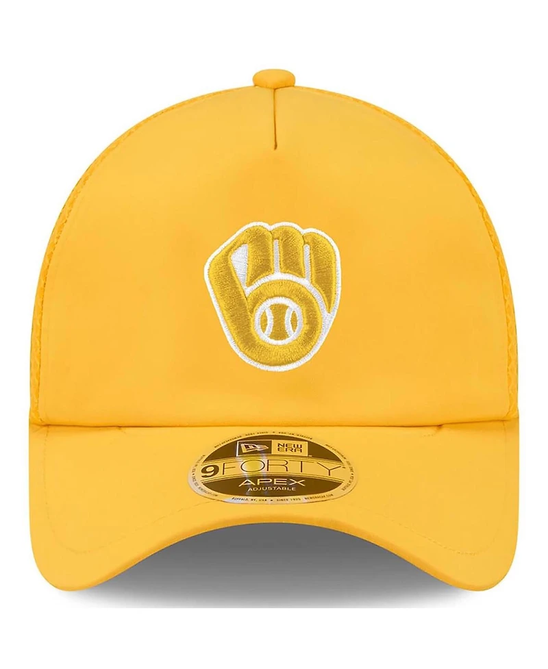 New Era Men's Gold Milwaukee Brewers 2026 Batting Practice Apex 9FORTY Adjustable Trucker Hat