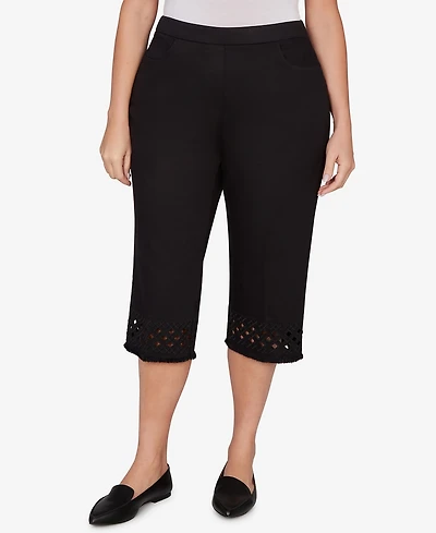 Alfred Dunner Plus Detail Driven Geometric Cut-Out Flat-Front Capri Pants