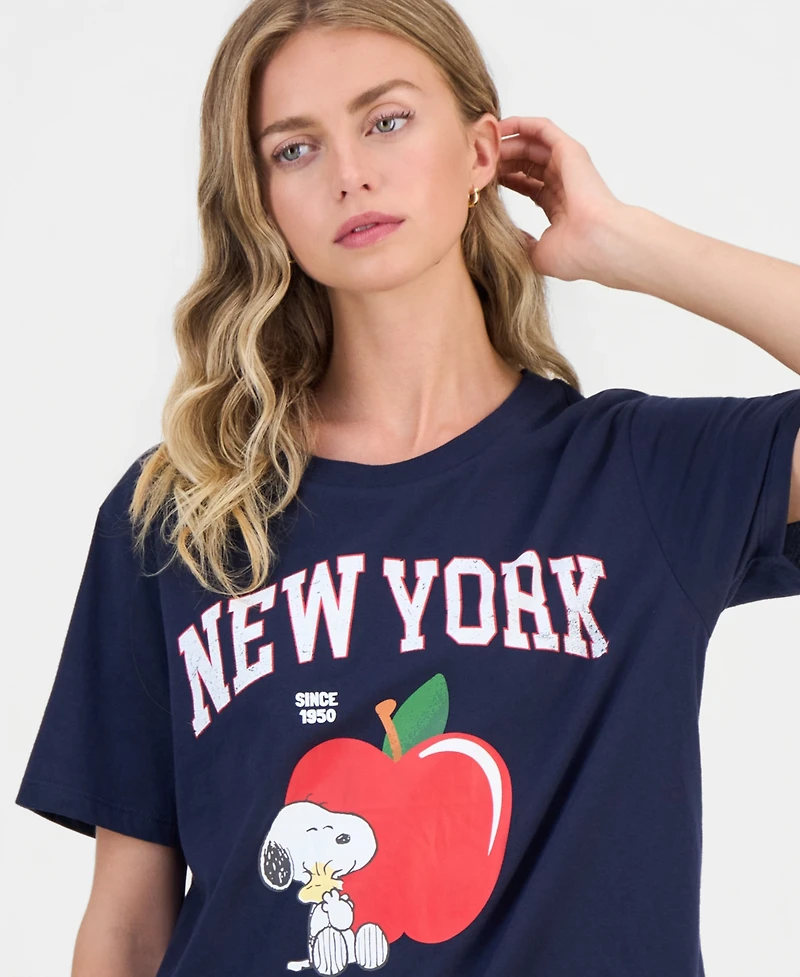 Peanuts Juniors' New York Snoopy Graphic T-Shirt