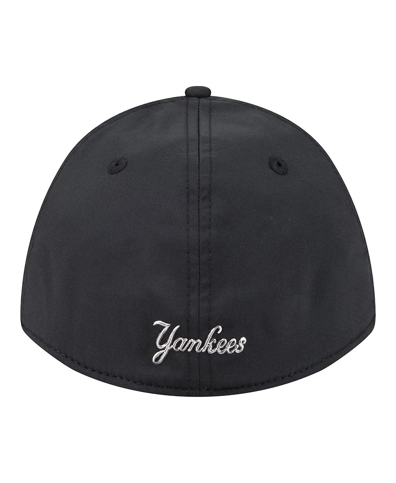 New Era Men's Black York Yankees Metallic 39THIRTY M-Crown Flex Hat