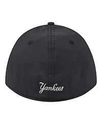 New Era Men's Black York Yankees Metallic 39THIRTY M-Crown Flex Hat