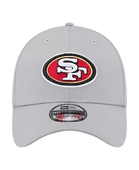 New Era Men's Gray San Francisco 49ers Perforated 39THIRTY Flex Hat