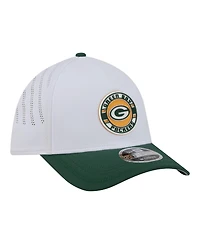 New Era Men's White/Green Bay Packers Patch 39THIRTY A-Frame M-Crown Perforated Flex Hat