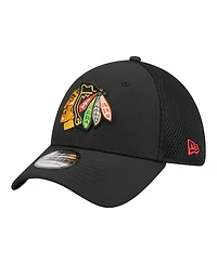 New Era Men's Black Chicago Blackhawks Logo 39THIRTY Flex Hat