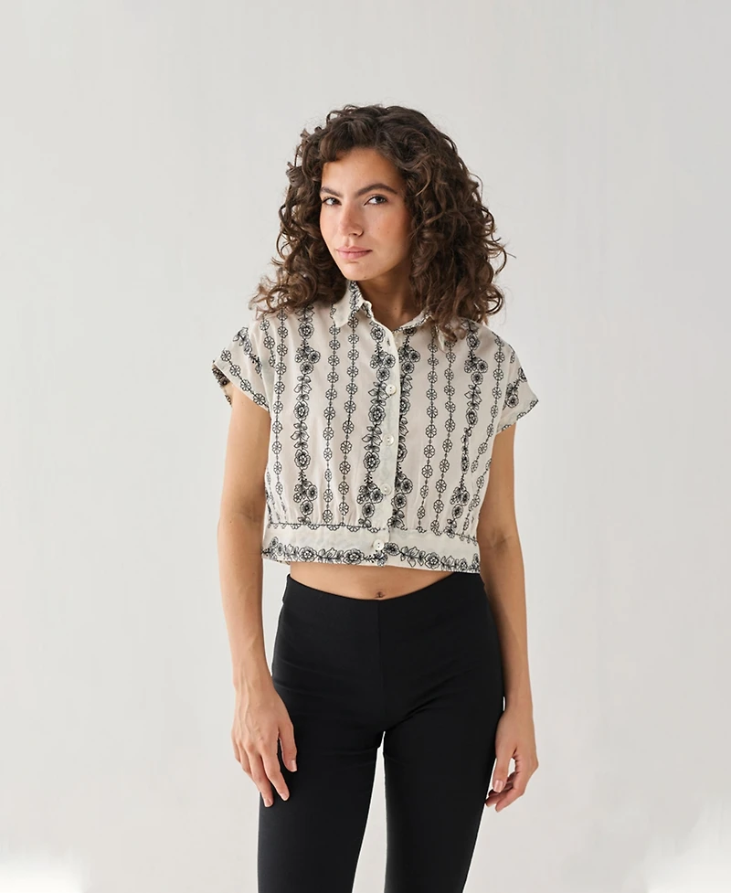 Reistor Women's Floral Embroidered Oversized Cropped Shirt