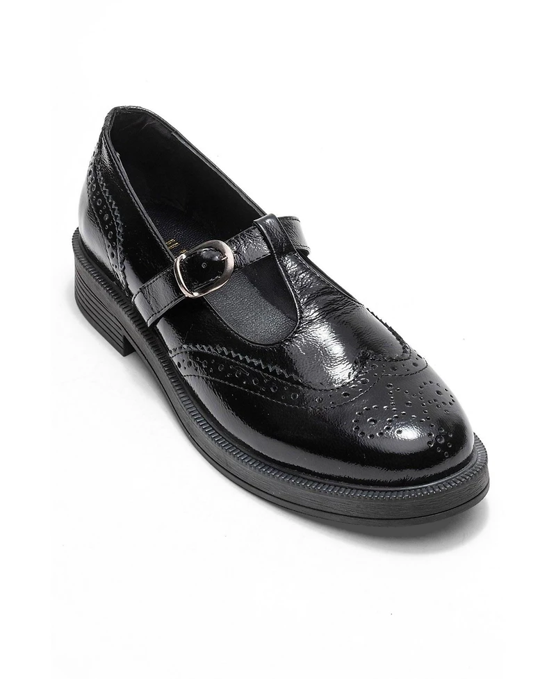 Forever & Always Shoes Women's Dorian Leather Loafer
