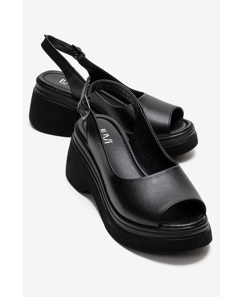 Forever & Always Shoes Women's Laure Leather Wedge Sandal