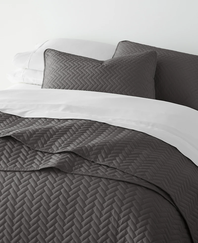 ienjoy Home Ultra Soft Damask Pattern Lightweight Quilted Coverlet Set