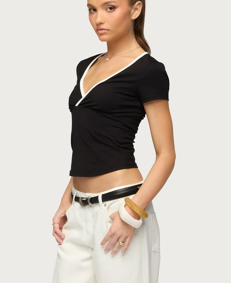 Edikted Women's Yulenna Contrast V Neck Top