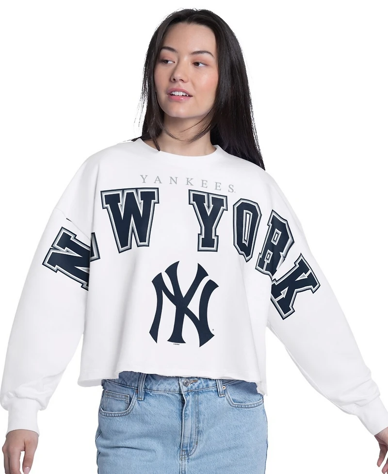 G-iii 4Her by Carl Banks Women's White New York Yankees Bleachers Cropped Pullover Sweatshirt