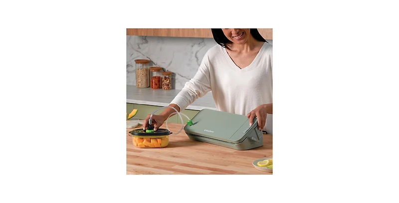 FoodSaver Vacuum Sealer Machine with Sealer Bags and Roll