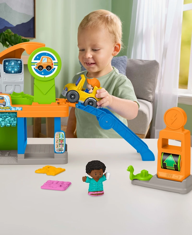 Fisher Price Little People Fillin' Fun Service Station Folding-Ramp Playset, Ages 1+