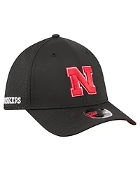 New Era Men's Black Nebraska Huskers 39THIRTY M-Crown Flex Fit Hat