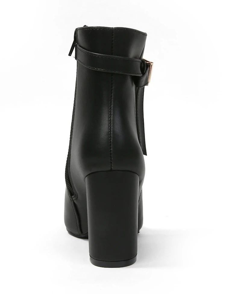 Berness Women's Blanche Pointed Toe Ankle Boots with Buckle Detail