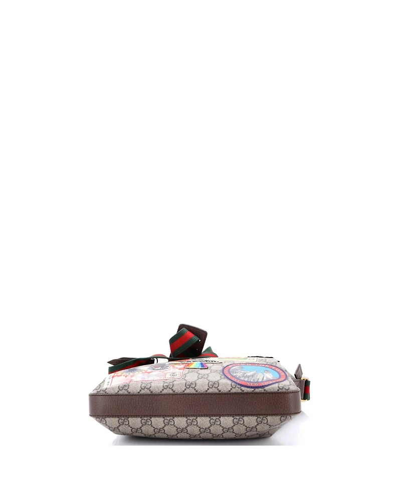 Pre-Owned Gucci Medium Courrier Zip Messenger Gg Coated Canvas with Applique