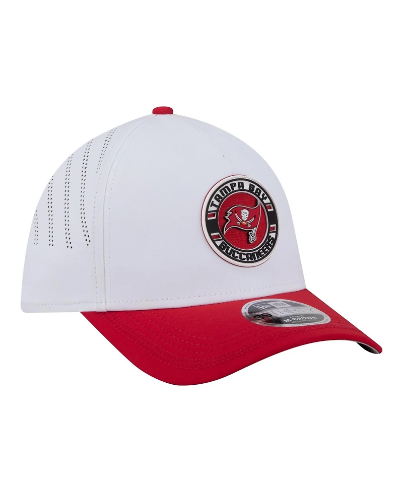 New Era Men's White/Red Tampa Bay Buccaneers Patch 39THIRTY A-Frame M-Crown Perforated Flex Hat