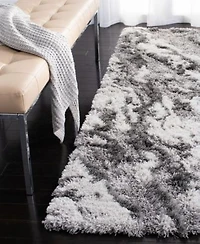 Safavieh24 X 7 X 7 Rug Collection