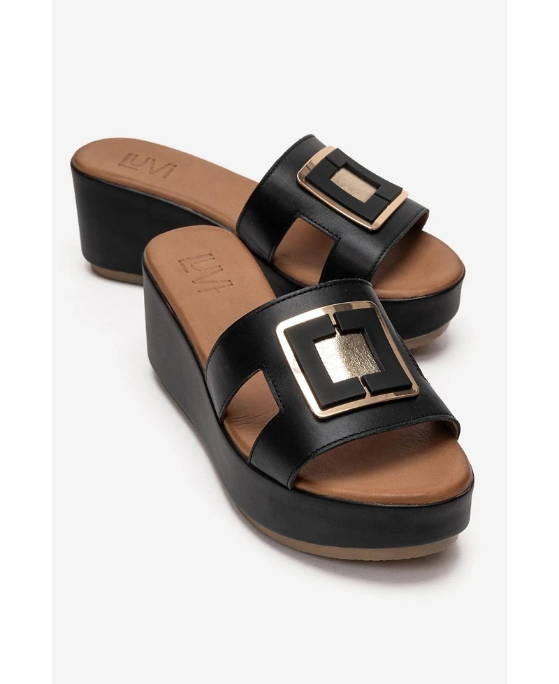 Forever and Always Shoes Women's Hiola Leather Platform Sandal