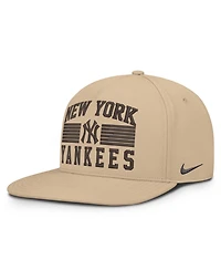 Nike Men's Khaki New York Yankees Desert Pro AeroBill Dri-fit Snapback Hat