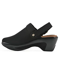 White Mountain Women's Viable Buckle Clogs
