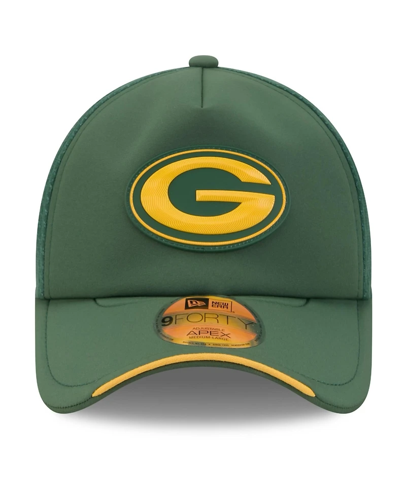 New Era Men's Green Bay Packers 2026 Sideline Apex 9FORTY Adjustable Trucker Hat