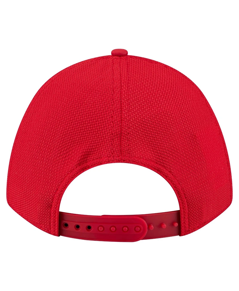 New Era Men's Tampa Bay Buccaneers Floral 9FORTY M-Crown Adjustable Trucker Hat