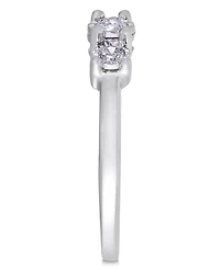 Diamond 3-Stone Promise Ring in 10k White Gold (1/4 ct. t.w.)