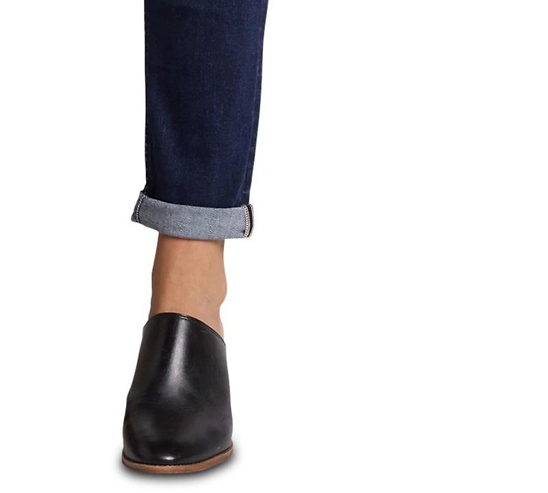 Silver Jeans Co. Women's Boyfriend Mid Rise Slim Leg