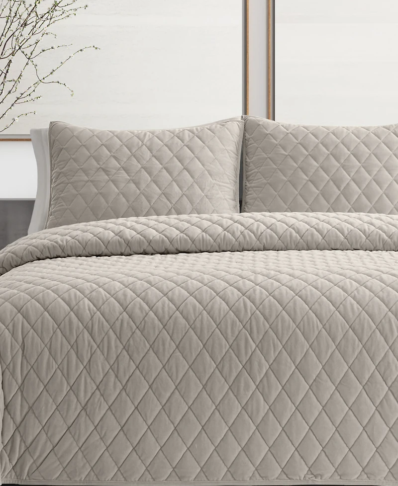 Closeout! Vera Wang Diamond Velvet Reversible 3 Piece Quilt Set