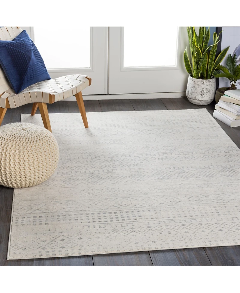Livabliss Roma Rom- 5'3" x 7'1" Area Rug