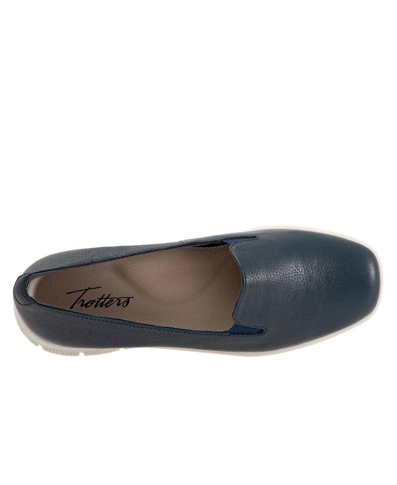 Trotters Universal Sneaker