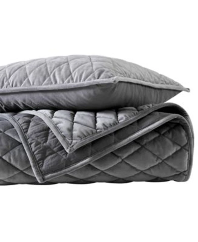 Vera Wang Diamond Velvet Quilt Set