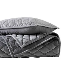 Vera Wang Diamond Velvet Quilt Set