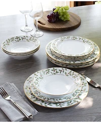 Holly Berry 12 Piece Set