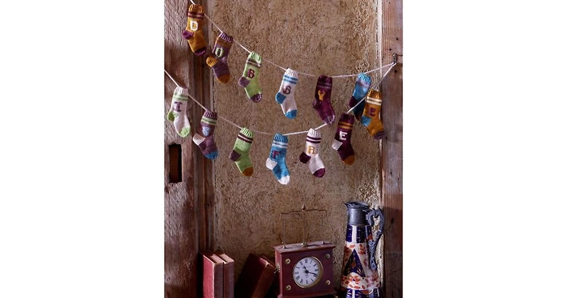 Harry Potter - Knitting Magic - More Patterns From Hogwarts and Beyond