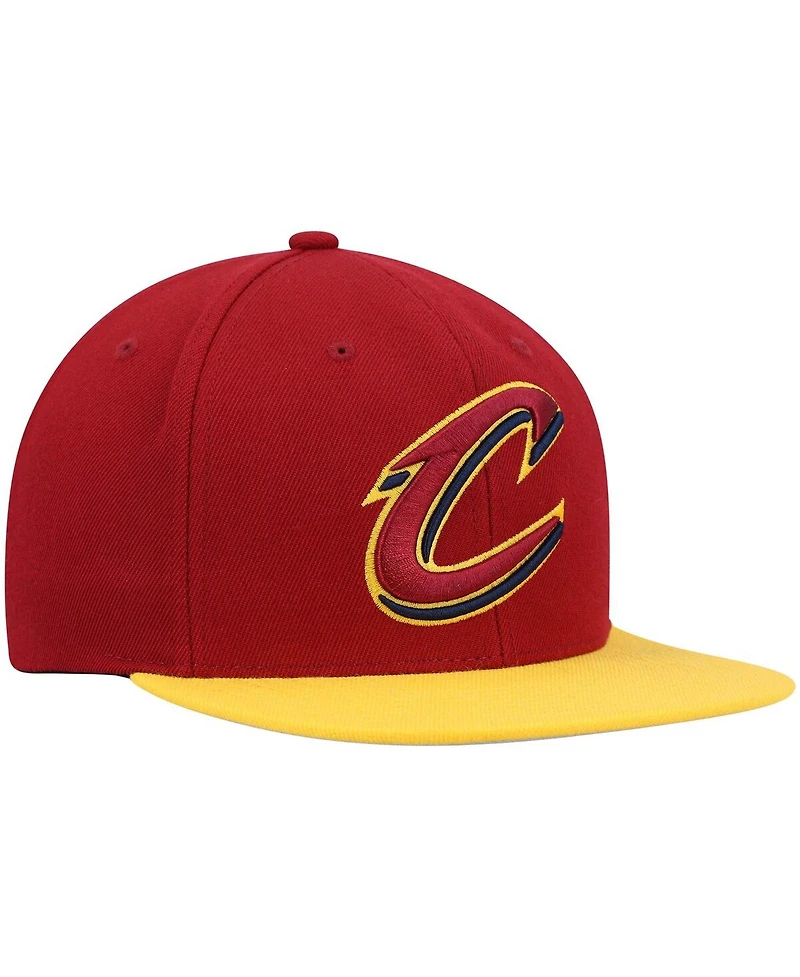 Men's Mitchell & Ness Wine, Gold Cleveland Cavaliers Team Two-Tone 2.0 Snapback Hat