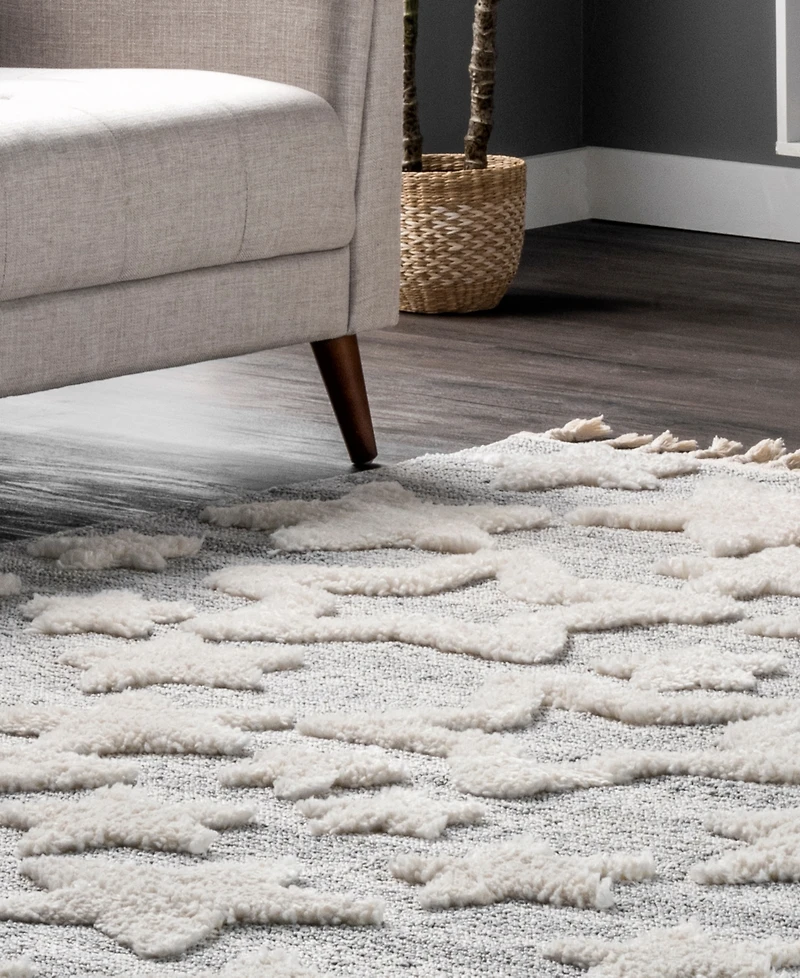 nuLoom London Raven Modern Stars High Low Shaggy Tassel 5'3" x 7'6" Area Rug