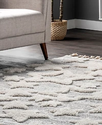 nuLoom London Raven Modern Stars High Low Shaggy Tassel 5'3" x 7'6" Area Rug