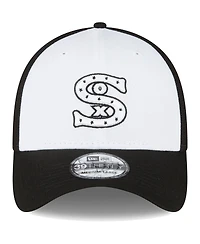 Men's New Era Black and White Chicago Sox 2023 On-Field Batting Practice 39THIRTY Flex Hat