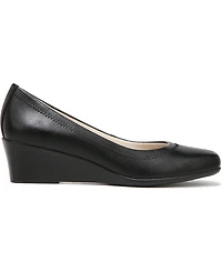 LifeStride Groovy Wedge Pumps
