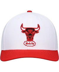Men's Mitchell & Ness White, Red Chicago Bulls Hardwood Classics Core 2-Tone 2.0 Pro Snapback Hat