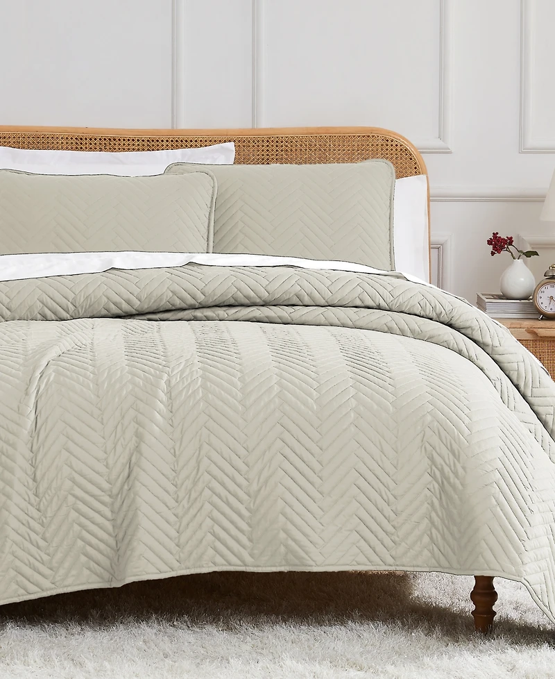 Southshore Fine Linens Solid Color Chevron 3-Pc. Quilt Set
