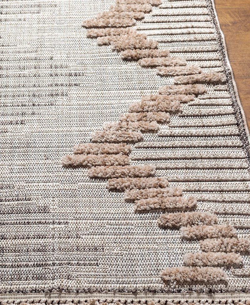 Livabliss Zaragoza Zrz-2300 5'3" x 7' Area Rug